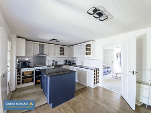 Kitchen- click for photo gallery